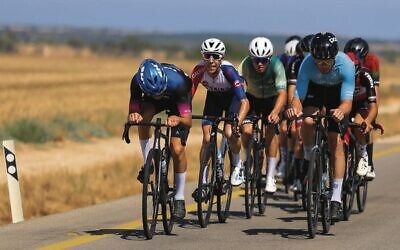 Brayden Bloch (centre, in green top), competing in the U23 men's race at the 2023 Israel Road Cycling Championships. Photo: Ofer Eavri