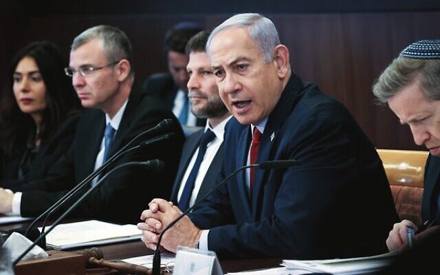 Israeli PM Benjamin Netanyahu leads a cabinet meeting at his office in Jerusalem on June 18. Photo: Amit Shabi/Pool