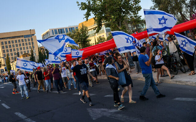 Anti-judicial overhaul demonstrators protest against the government near the Knesset, in Jerusalem, July 10, 2023. Photo: Chaim Goldberg/Flash90