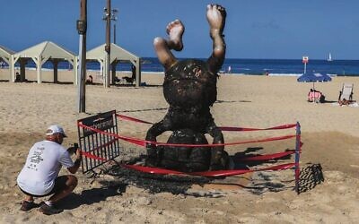 The damaged statue on the beach in Tel Aviv. Photo: Flash90