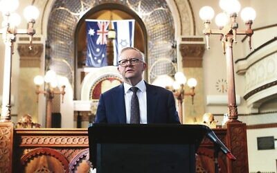 Anthony Albanese at St Kilda Shule in Melbourne. Photo: Peter Haskin