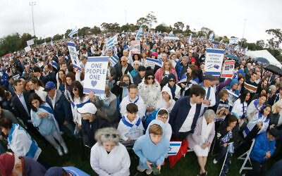 Over 5,000 people gathered to show their support for Israel at a solidarity rally in Melbourne on Friday. Photo: Peter Haskin/The Australian Jewish News.
