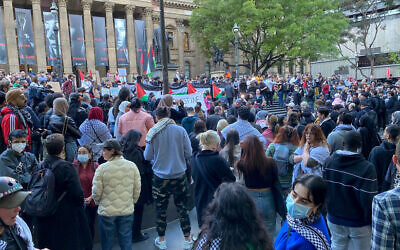 Pro-Palestinian protestors demonstrating in Melbourne.