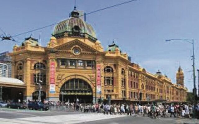 Flinders Street Station rally point for school students