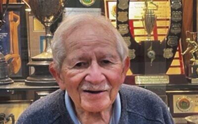 Armadale Bowls Club honorary life member Harry Hertz.