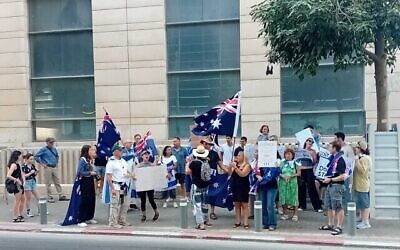 Australian-Israelis rally outside the Australian embassy in Tel Aviv on September 5, 2025. (Noam Lehmann/The Times of Israel)