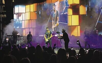 The IDF has given thousands of soldiers tickets to concerts as part of their scheme to reward reservists who have served lengthy stints in the war.