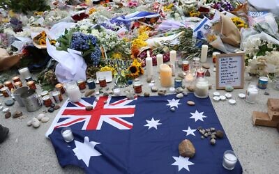 Tributes to the Bondi terrorist attack victims. Photo: Nadine Saacks