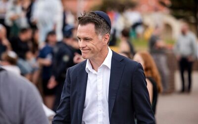 Chris Minns arrives at Bondi Beach on Sunday night for the communal memorial one week after the terrorist attack that killed 15 people. Photo: Michael Gara/Facebook