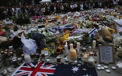 Tributes to the Bondi terrorist attack victims. Photo: Nadine Saacks