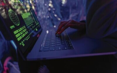 The internet can pose a multitude of risks. Photo: Antoni Shkraba Studio