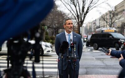 Alex Ryvchin addressing media in Washington, DC.