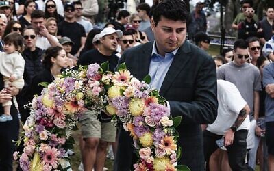 Waverley mayor Will Nemesh places a wreath at Bondi Pavilion on December 16, 2025. Photo: Waverley Council/Facebook