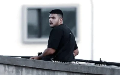 Gunman Naveed Akram in the course of a deadly terror attack on a Hanukkah event at Bondi Beach, Sydney, Australia, December 15, 2025. (Screengrab used in accordance with clause 27a of the copyright law)