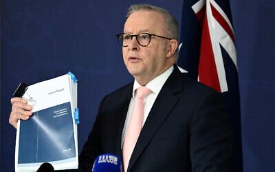 Prime Minister Anthony Albanese addresses the media at the Commonwealth Parliamentary Offices in Sydney, Thursday, April 30, 2026. Photo: AAP Image/Dan Himbrechts