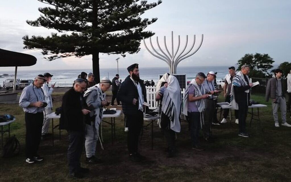 Dawn prayer service to remember Bondi victims