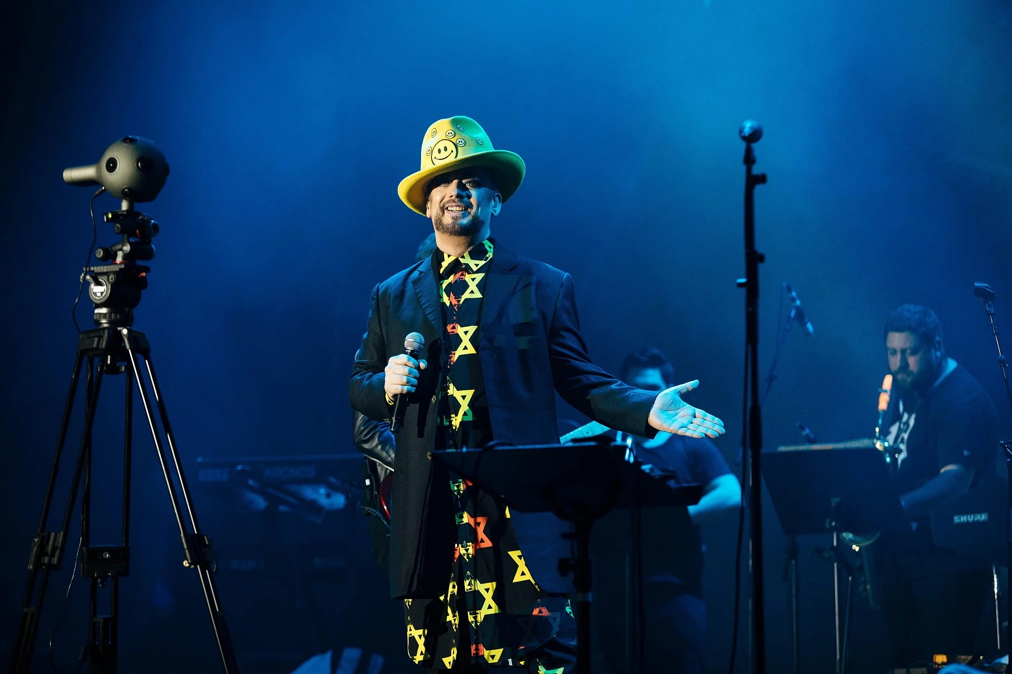 Culture Club lead singer Boy George performs on stage at a November 7, 2017 concert in Tel Aviv. Photo: Times of Israel Culture Club lead singer Boy George performs on stage at a November 7, 2017 concert in Tel Aviv. Photo: Times of Israel