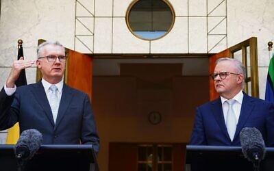 Neither Minister of Home Affairs Tony Burke (left) or Prime Minister Anthony Albanese has been called to front the Royal Commission. 
Photo: AAP Image/Dominic Giannini