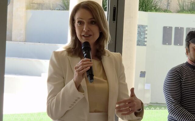 Kellie Sloane meets Bondi Beach survivors