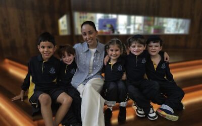 Jess Engelman with Mount Sinai College students.