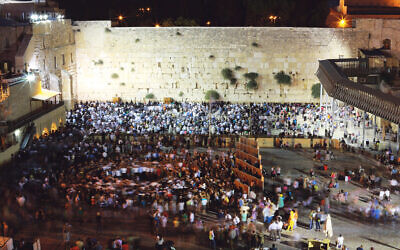 Selichot at the Kotel.Photo: Anastasiyaanastasiya/Dreamstime.com