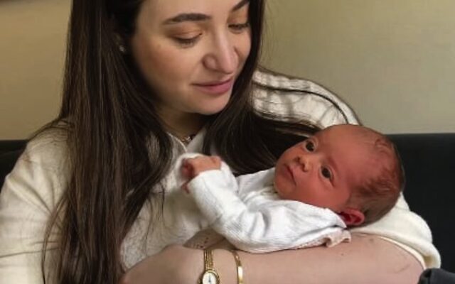 Sheina Gutnik and daughter Ariella. Photo: Instagram