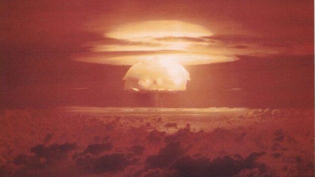 صورة توضيحية: تجربة قنبلة نووية أمريكية في جزر مارشال، 1954. (Wikicommons/US Department of Energy)