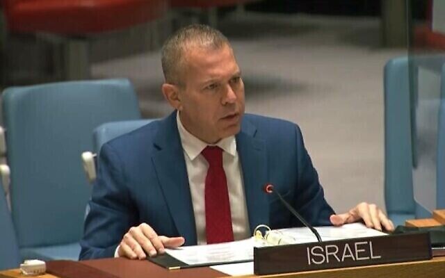 سفير إسرائيل لدى الأمم المتحدة غلعاد إردان يلقي كلمة أمام مجلس الأمن في 19 أكتوبر 2021 (Courtesy)