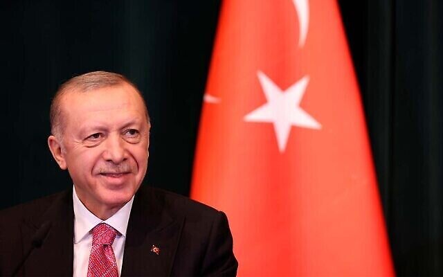 الرئيس التركي رجب طيب أردوغان في تيرانا، ألبانيا، في 17 يناير 2022 (AP Photo / Franc Zhurda)