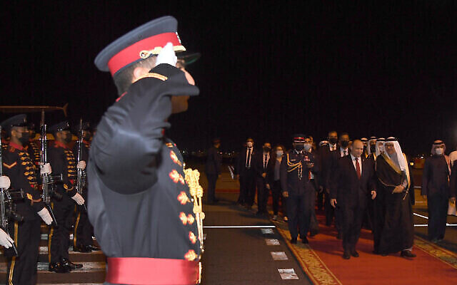 رئيس الوزراء نفتالي بينيت يصل المنامة، البحرين، 14 فبراير 2022 (Haim Zach / GPO)