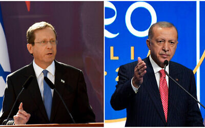 الرئيس إسحاق هرتسوغ (يسار) والرئيس التركي رجب طيب أردوغان (يمين). (ا ف ب)