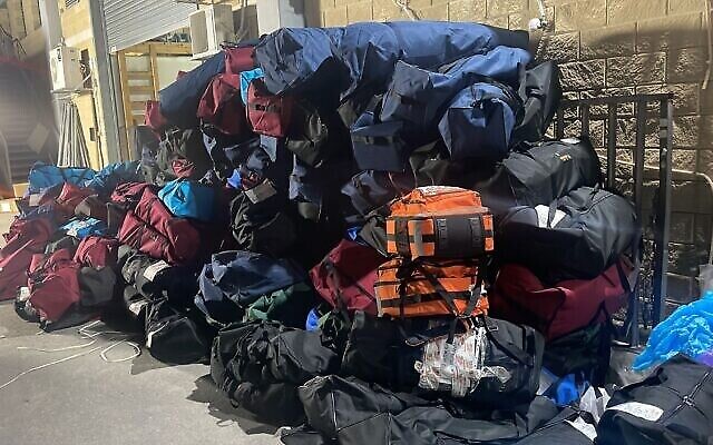 مساعدات يتم إرسالها مع منظمة إيحود هتسلاه  إلى الحدود بين مولدوفا وأوكرانيا. (United Hatzalah of Israel)