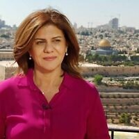 شيرين أبو عاقلة (51 عاما)، صحافية مخضرمة في قناة الجزيرة، التي قُتلت خلال عملية للجيش الإسرائيلي في جنين صباح الأربعاء، 11 مايو، 2022. (courtesy)