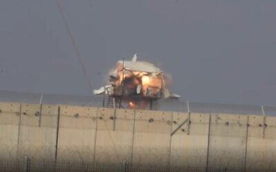 لقطة شاشة من مقطع فيديو نشره الجيش الإسرائيلي لغارة على نقطة مراقبة تابعة لحركة حماس في غزة تطل على بلدة حدودية إسرائيلية. نفذت الغارة في 18 يونيو ردا على إطلاق صاروخ.  (Israel Defense Forces)