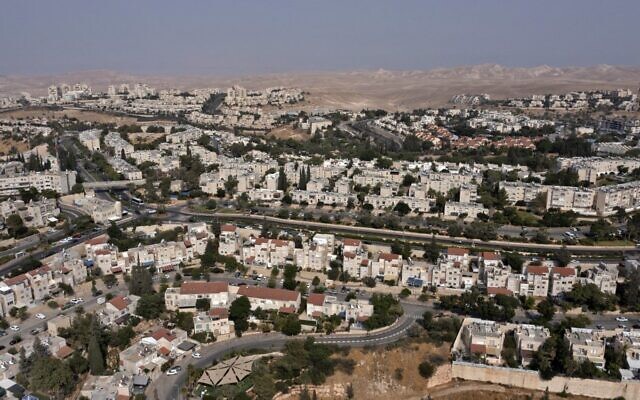 مستوطنة معاليه ادوميم في الضفة الغربية، في الضواحي الشرقية للقدس، 4 أغسطس 2022 (MENAHEM KAHANA / AFP)