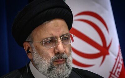 الرئيس الإيراني إبراهيم رئيسي يتحدث خلال مؤتمر صحفي في نيويورك، 22 سبتمبر، 2022. ( Ed JONES / AFP)
