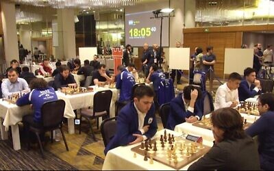 لاعبون يتنافسون في بطولة العالم لفرق الشطرنج في القدس، 20 نوفمبر، 2022. (FIDE - International Chess Federation via Facebook)
