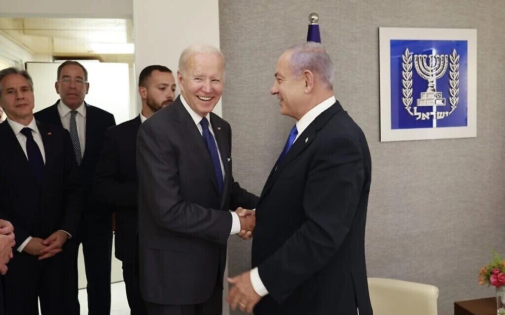 الرئيس الأمريكي جو بايدن (يسار) يلتقي بزعيم المعارضة بنيامين نتنياهو في مقر رؤساء إسرائيل في القدس، 14 يوليو 2022 (GPO)