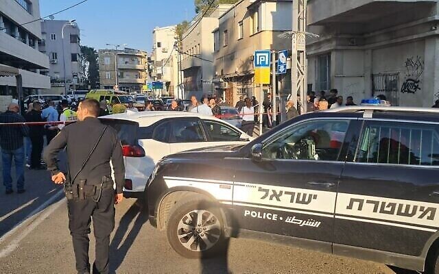 مكان مقتل رجل بالرصاص في مطعم في حيفا ، 22 ديسمبر 2022 (Israel Police)