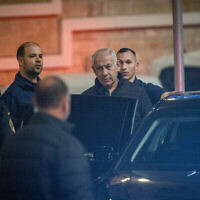 رئيس الوزراء بنيامين نتنياهو في مقر الشرطة في القدس ، 27 يناير 2023 (Yonatan Sindel / Flash90)