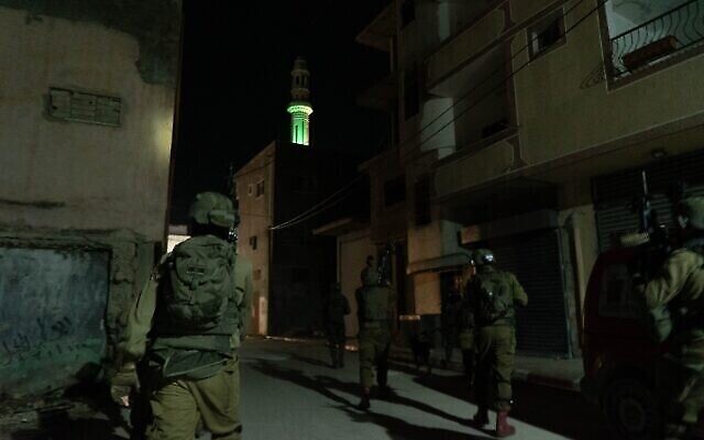 القوات الاسرائيلية تعمل في الضفة الغربية فجر 11 يناير، 2023. (Israel Defense Forces)