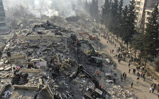 صورة جوية تظهر المباني المنهارة في كهرمانماراس، جنوب تركيا، 11 فبراير 2023 (IHA via AP)