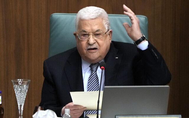 رئيس السلطة الفلسطينية محمود عباس يتحدث خلال مؤتمر لدعم القدس في مقر جامعة الدول العربية في القاهرة، مصر، 12 فبراير 2023 (AP Photo / Amr Nabil، File)
