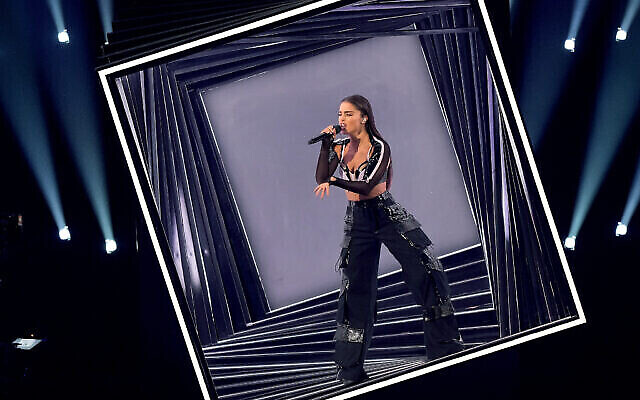 ممثلة إسرائيل، نوعا كيرل، تؤدي أغنيتها خلال نصف النهائي الأول لمسابقة الأغنية الأوروبية "يوروفيجن" في ليفربول، انجلترا، 9 مايو، 2023. (AP Photo/Martin Meissner)