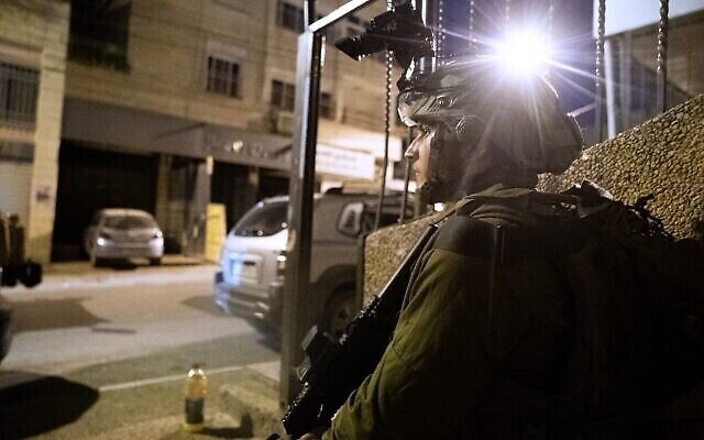 القوات الاسرائيلية تعمل في الضفة الغربية فجر 11 مايو، 2023. (Israel Defense Forces)