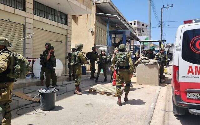 موقع هجوم طعن في بلدة حوارة بالضفة الغربية، 4 مايو، 2023. (Rescuers Without Borders)