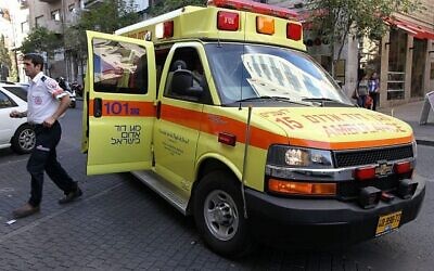 توضيحية: سيارة إسعاف تابعة لنجمة داوود الحمراء. (Nati Shohat / Flash90)