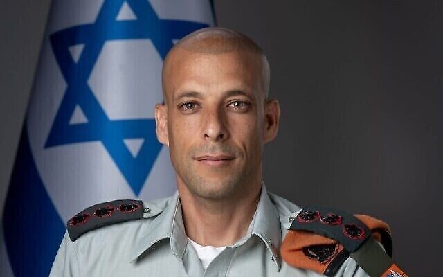 صورة رسمية غير مؤرخة للكولونيل شارون ايتام قائد منطقة حيفا بقيادة الجبهة الداخلية.  (Israel Defense Forces)