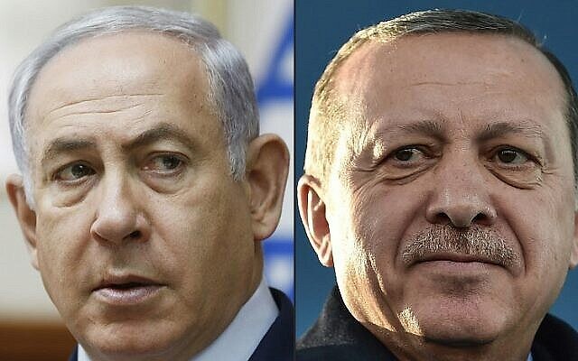 رئيس الوزراء بنيامين نتنياهو (في الصورة من اليسار) والرئيس التركي رجب طيب أردوغان. (Ronen Zvulun and Ozan Kose/AFP)