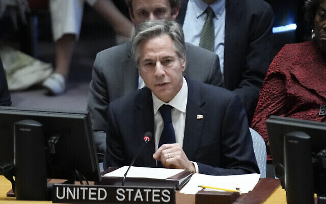 وزير الخارجية الأمريكي أنتوني بلينكن يلقي كلمة خلال جلسة لمجلس الأمن في مقر الأمم المتحدة، 24 أكتوبر، 2023. (Seth Wenig/AP)
